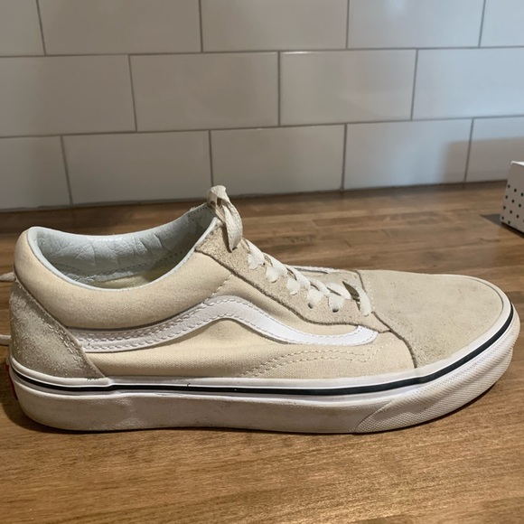 Vans. Excellent condition. Barely worn - Picture 3 of 9